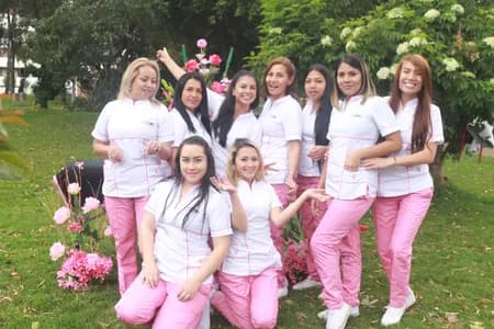 Estudiante y grupo CENESTETICA 12