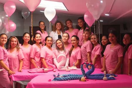 Estudiante y grupo CENESTETICA 13